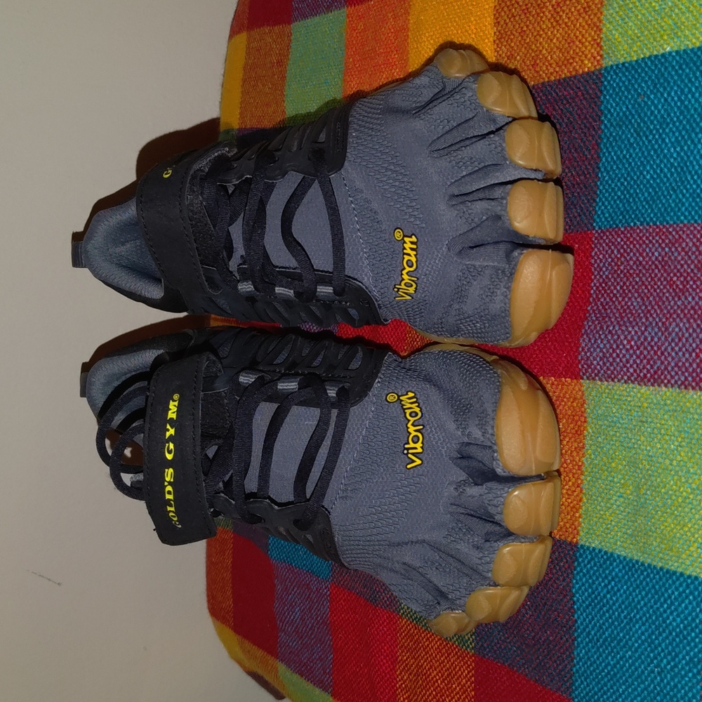 Five Finger Shoes 17m6604V-TRAIN GOLD'S GYM EDITION Men's Size 9-9.5